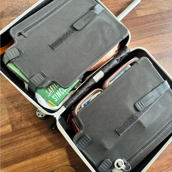 RIMOWA white Essential Cabin carry on
